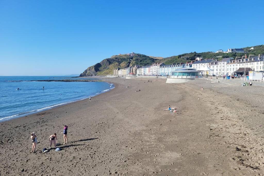 Large 5 Bed Town-Centre Home Close To The Beach, Sleeps 9 Aberystwyth Zewnętrze zdjęcie